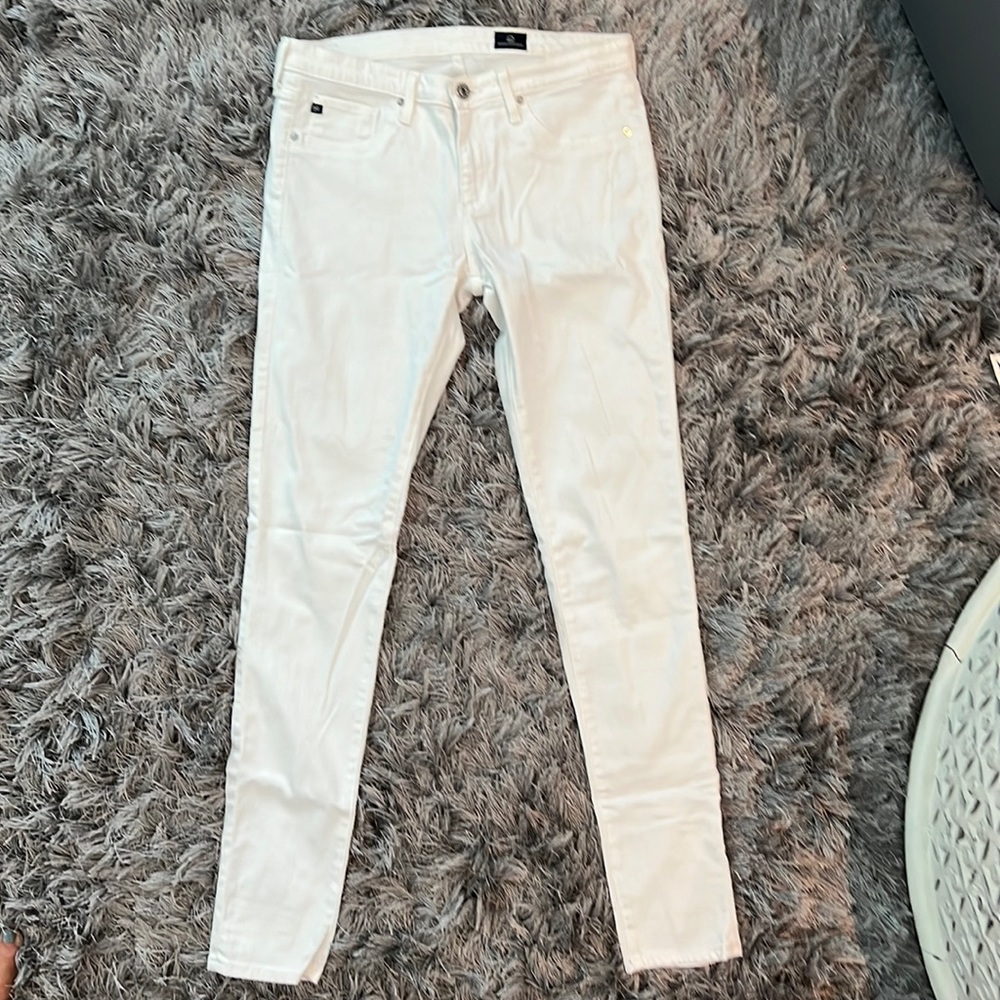 EUC! White AG Skinny Jeans 29